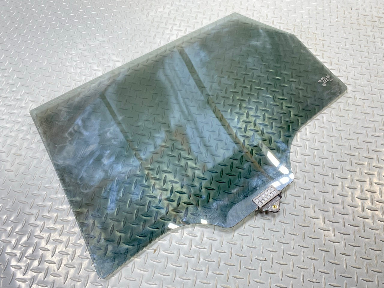 2013 - 2019 OEM HYUNDAI SANTA FE REAR RIGHT PASSENGER SIDE DOOR WINDOW GLASS