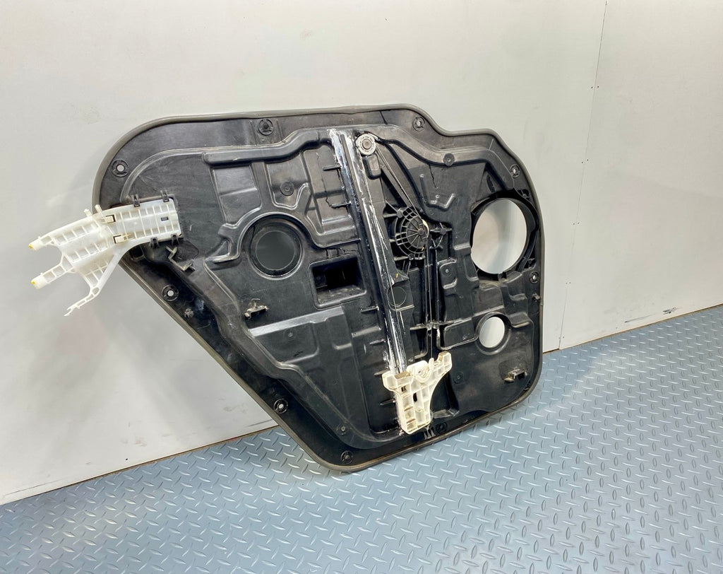 2013 - 2019 OEM HYUNDAI SANTA FE REAR RIGHT SIDE DOOR WINDOW REGUALTOR PANEL
