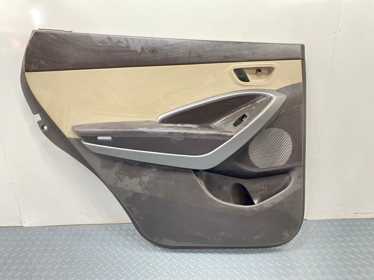 2013 - 2019 OEM HYUNDAI SANTA FE REAR LEFT DRIVER SIDE DOOR TRIM PANEL