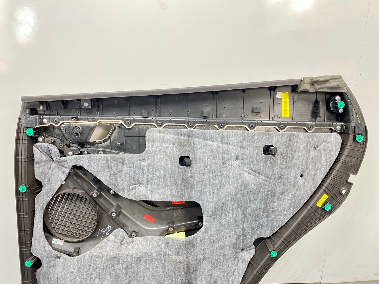 2013 - 2019 OEM HYUNDAI SANTA FE REAR LEFT DRIVER SIDE DOOR TRIM PANEL