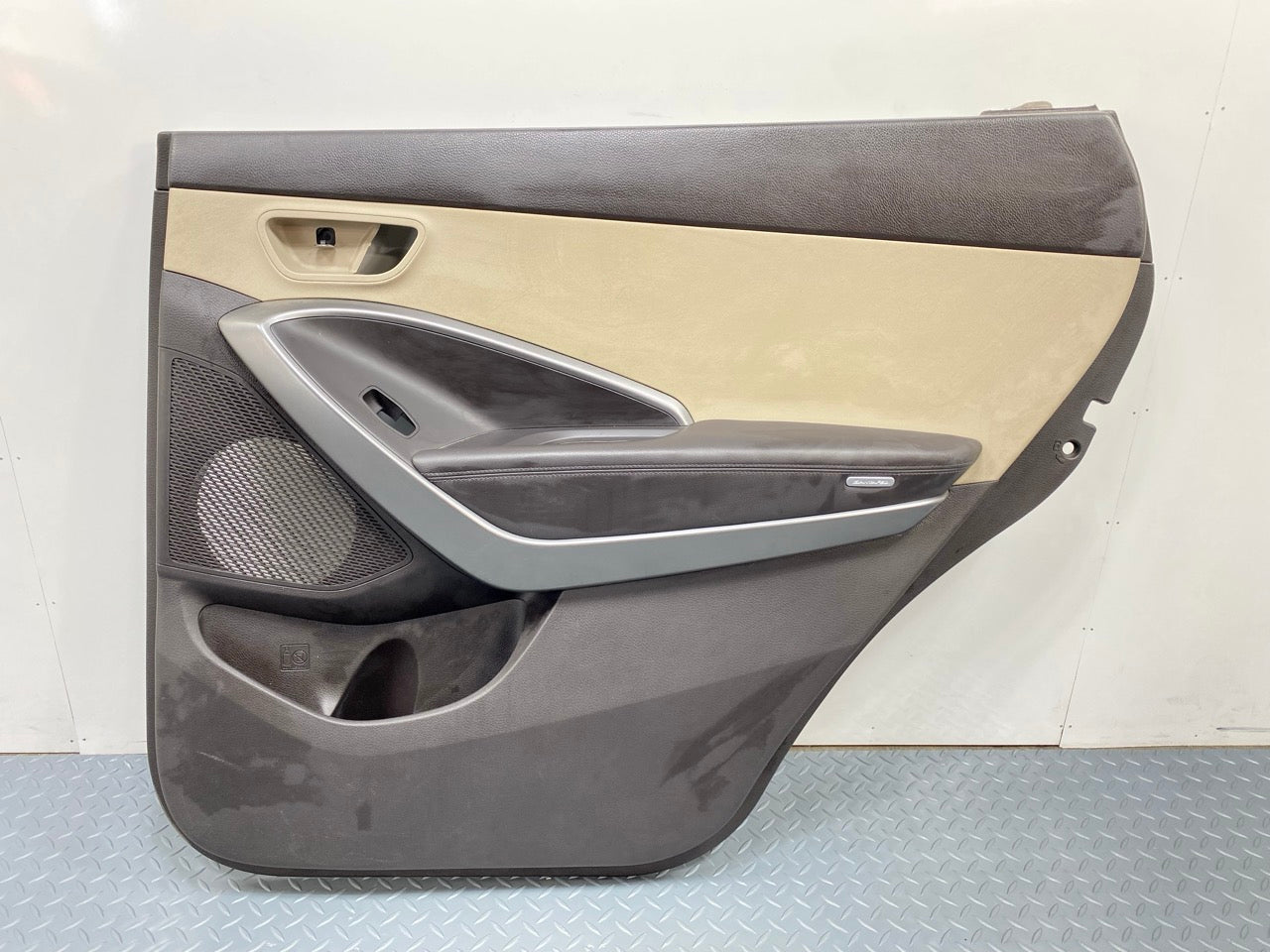 2013 - 2019 OEM HYUNDAI SANTA FE REAR RIGHT PASSENGER SIDE DOOR TRIM PANEL