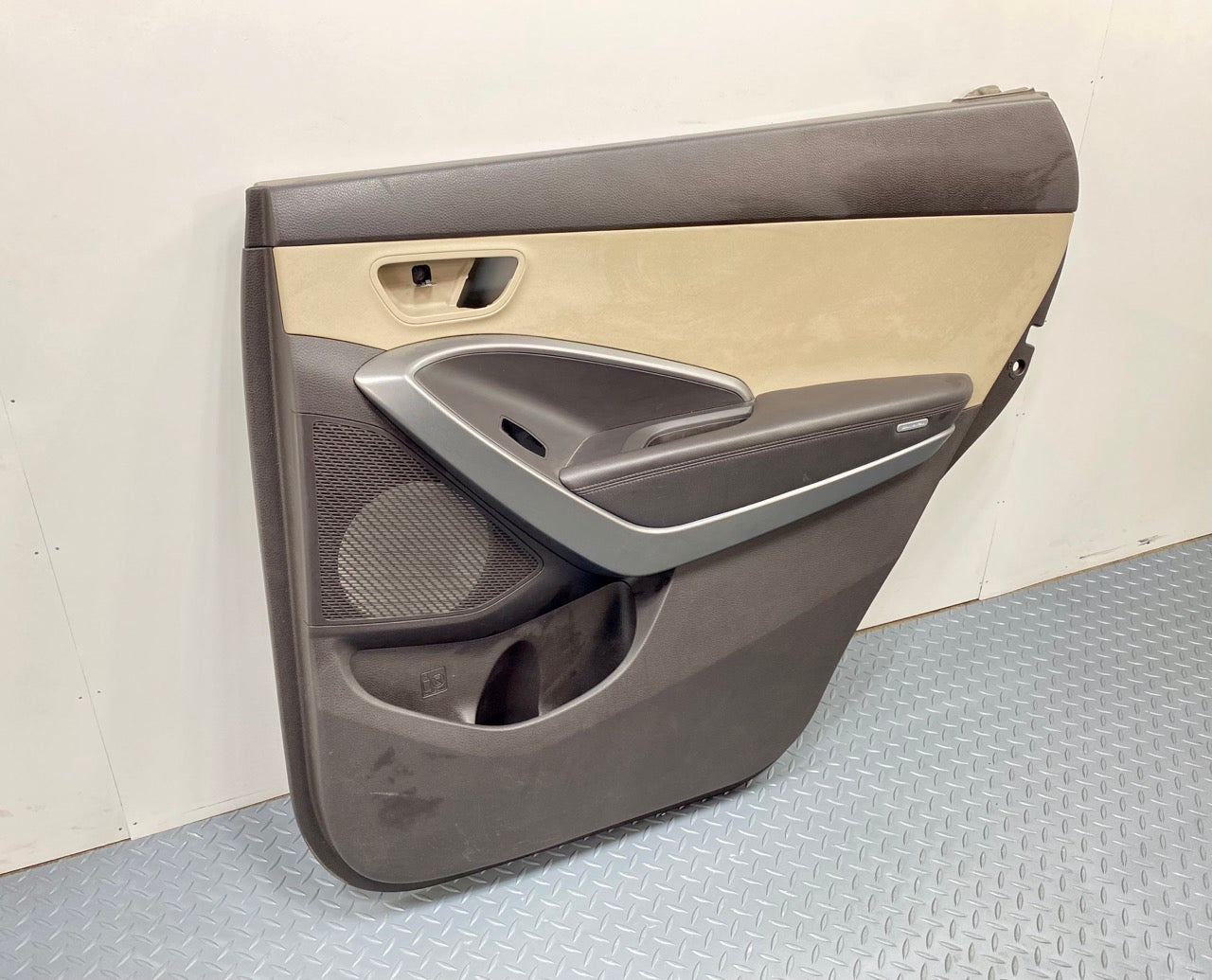 2013 - 2019 OEM HYUNDAI SANTA FE REAR RIGHT PASSENGER SIDE DOOR TRIM PANEL