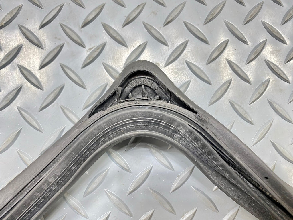 2013 - 2019 OEM HYUNDAI SANTA FE FRONT LEFT SIDE DOOR SEAL WEATHERSTRIP RUBBER