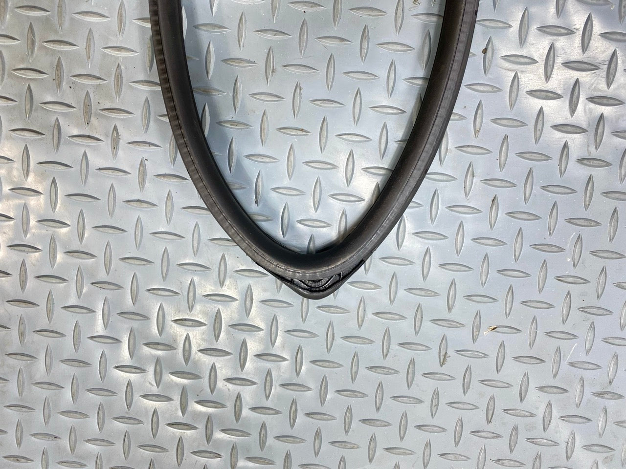 2013 - 2019 OEM HYUNDAI SANTA FE REAR LEFT SIDE DOOR SEAL WEATHERSTRIP RUBBER