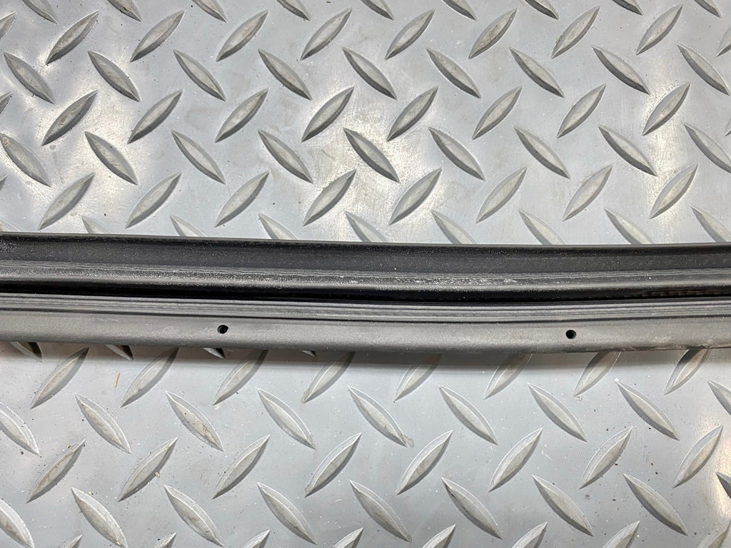 2013 - 2019 OEM HYUNDAI SANTA FE REAR RIGHT SIDE DOOR SEAL WEATHERSTRIP RUBBER