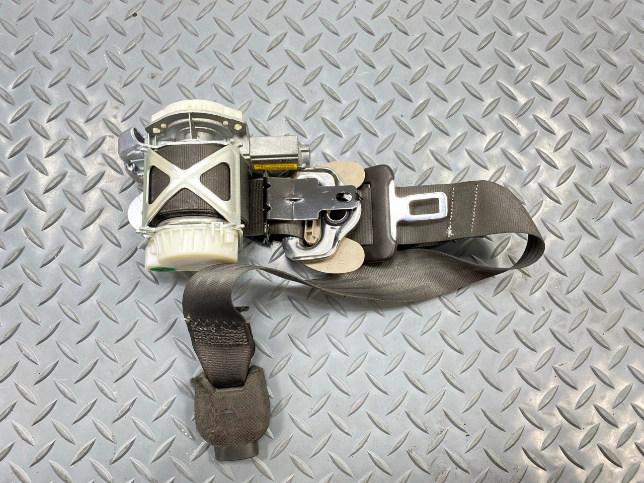 2013 - 2019 OEM HYUNDAI SANTA FE FRONT RIGHT PASSENGER SIDE SEAT BELT RETRACTOR