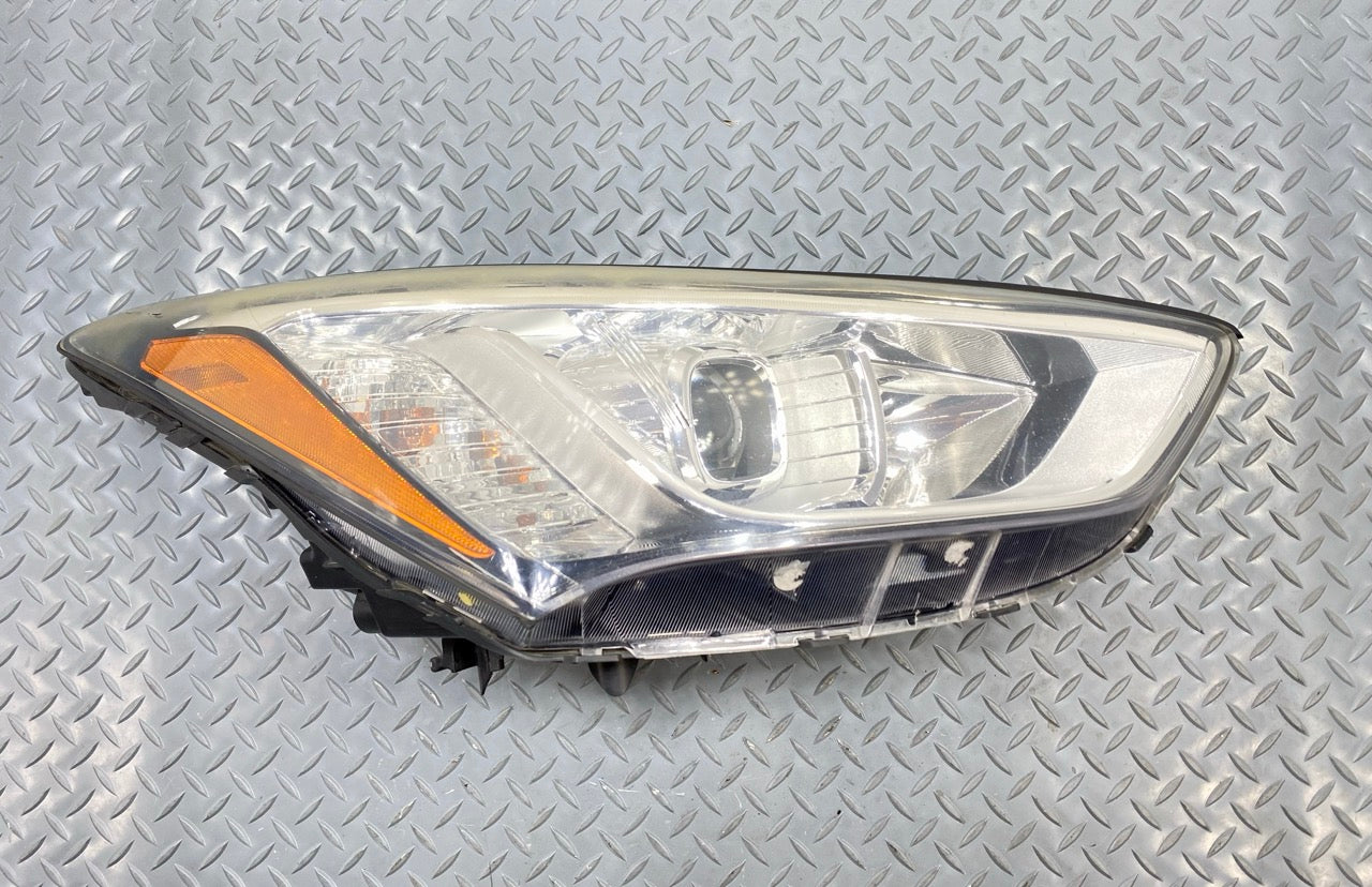 2013 - 2019 OEM HYUNDAI SANTA FE FRONT RIGHT PASSENGER SIDE HEADLAMP ASSEMBLY