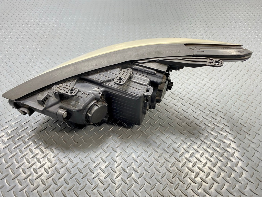 2013 - 2019 OEM HYUNDAI SANTA FE FRONT RIGHT PASSENGER SIDE HEADLAMP ASSEMBLY