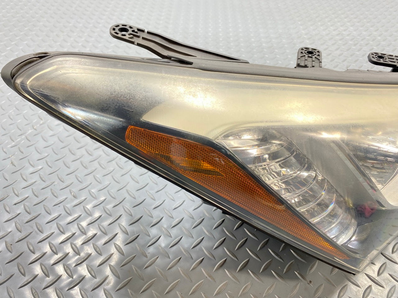 2013 - 2019 OEM HYUNDAI SANTA FE FRONT RIGHT PASSENGER SIDE HEADLAMP ASSEMBLY