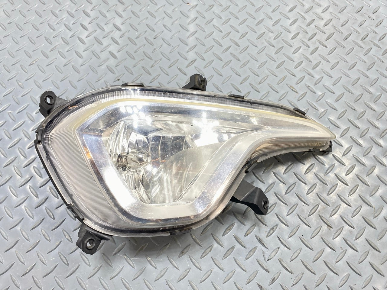2013 - 2019 OEM HYUNDAI SANTA FE FRONT RIGHT FENDER MOUNTED TURN SIGNAL LIGHT