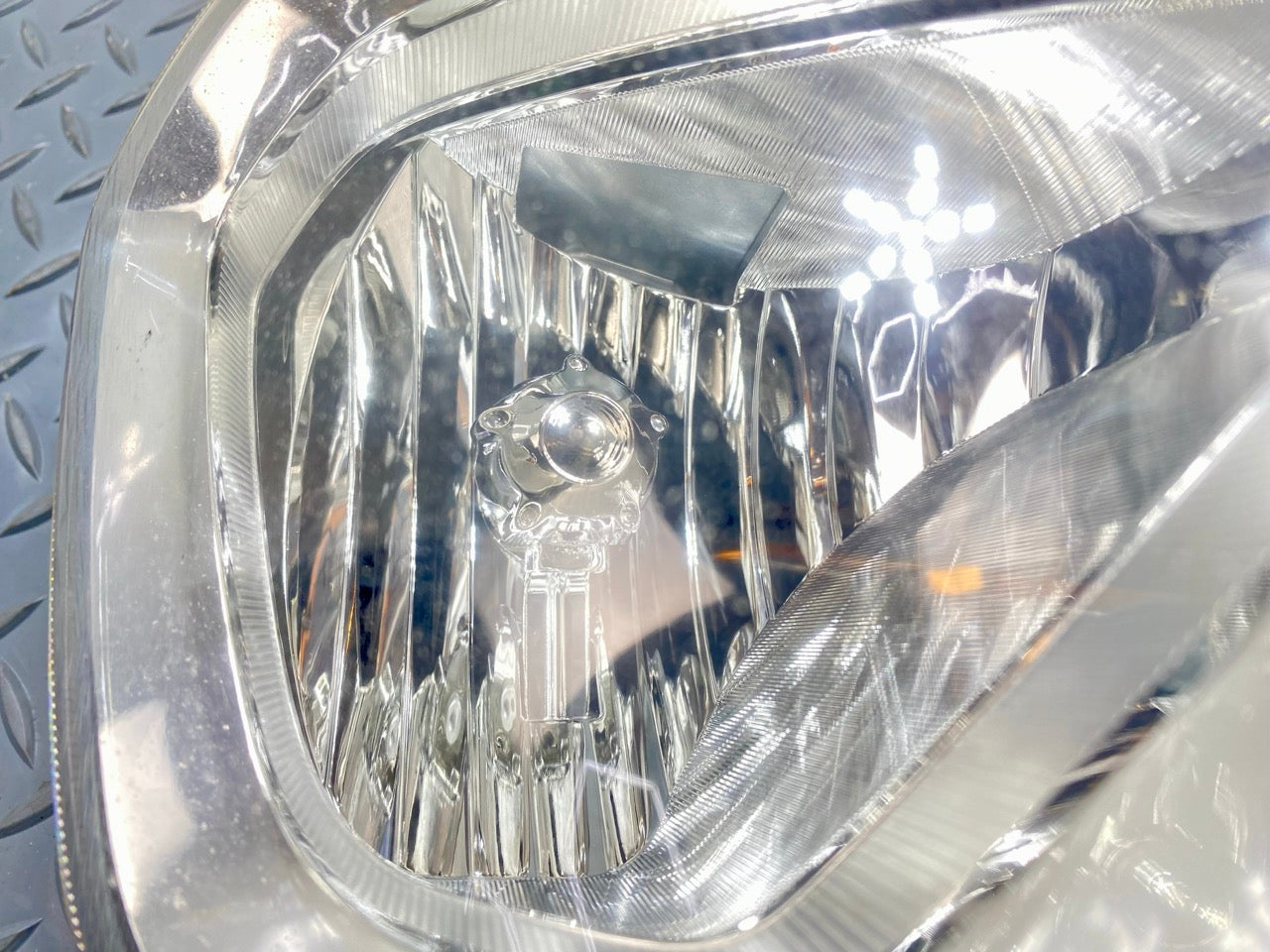 2013 - 2019 OEM HYUNDAI SANTA FE FRONT RIGHT FENDER MOUNTED TURN SIGNAL LIGHT