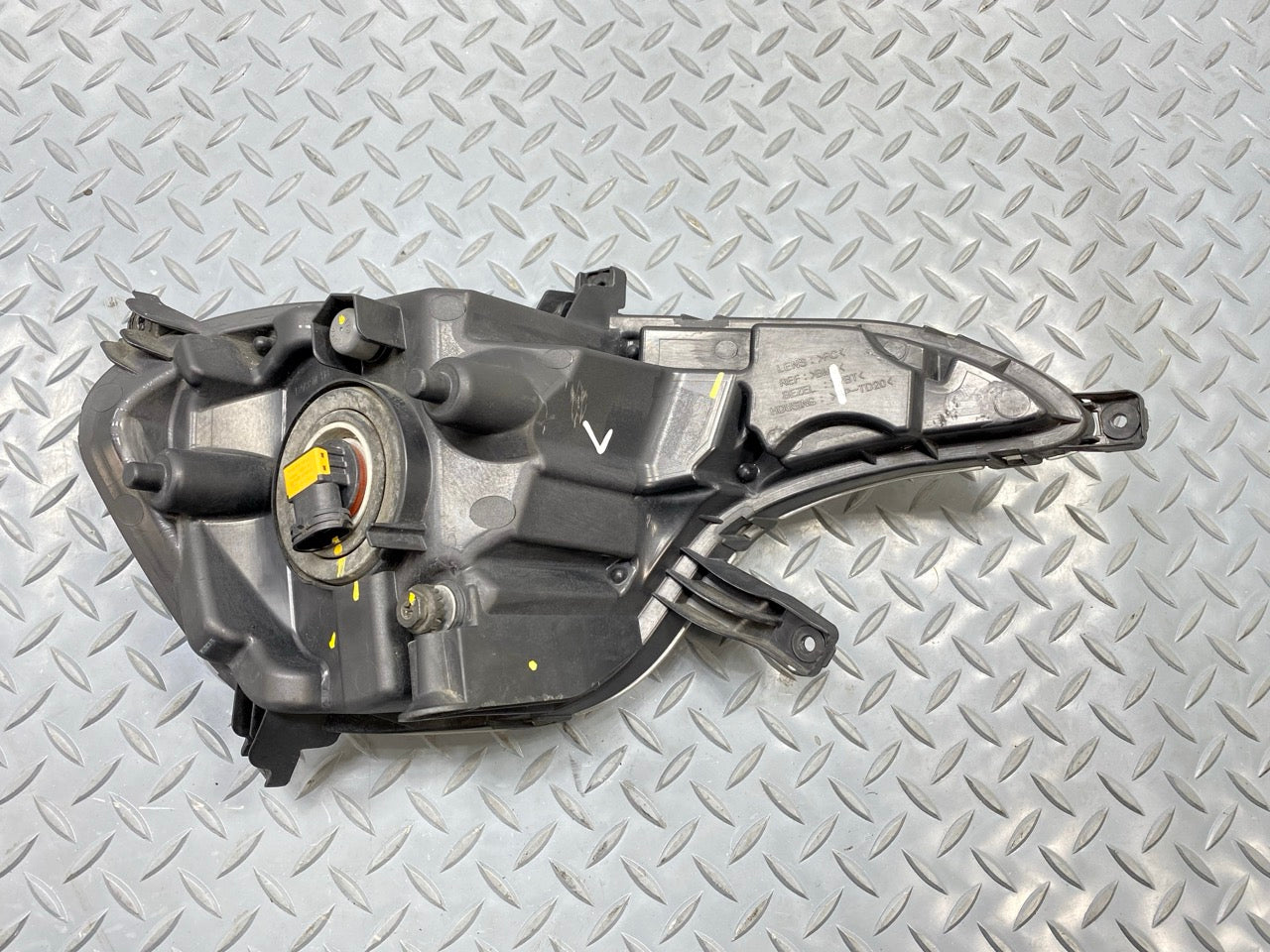 2013 - 2019 OEM HYUNDAI SANTA FE FRONT LEFT FENDER MOUNTED TURN SIGNAL LIGHT