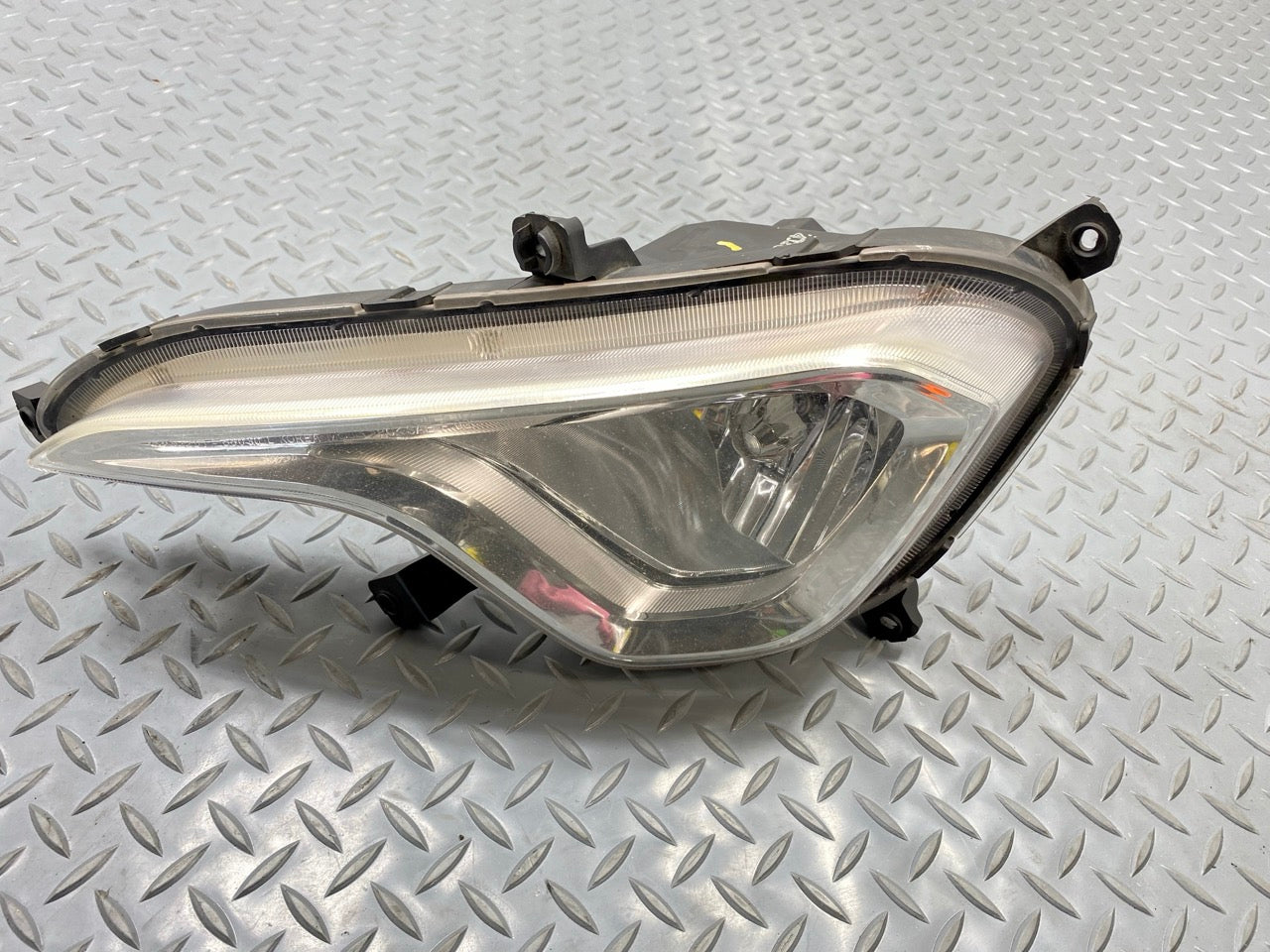 2013 - 2019 OEM HYUNDAI SANTA FE FRONT LEFT FENDER MOUNTED TURN SIGNAL LIGHT