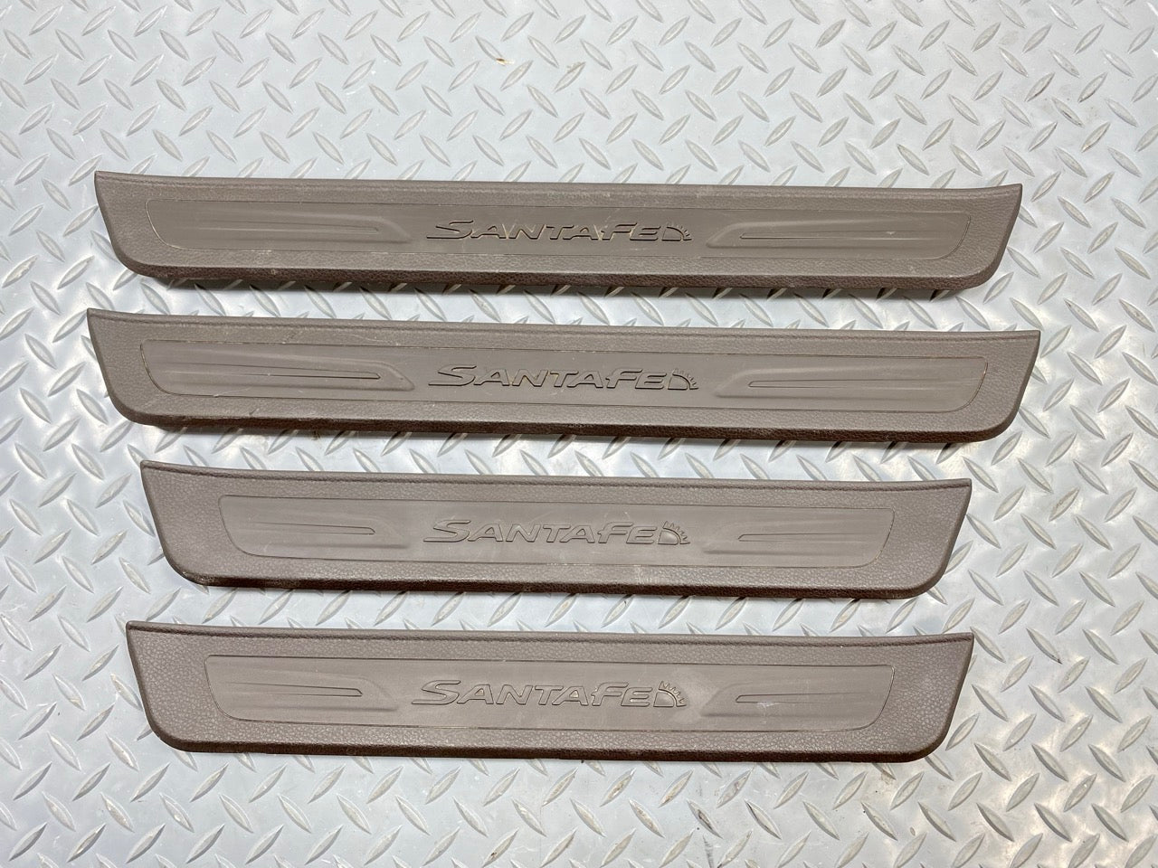 2013 - 2019 OEM HYUNDAI SANTA FE FRONT AND REAR DOOR SILL SCUFF STEP PLATE TRIM