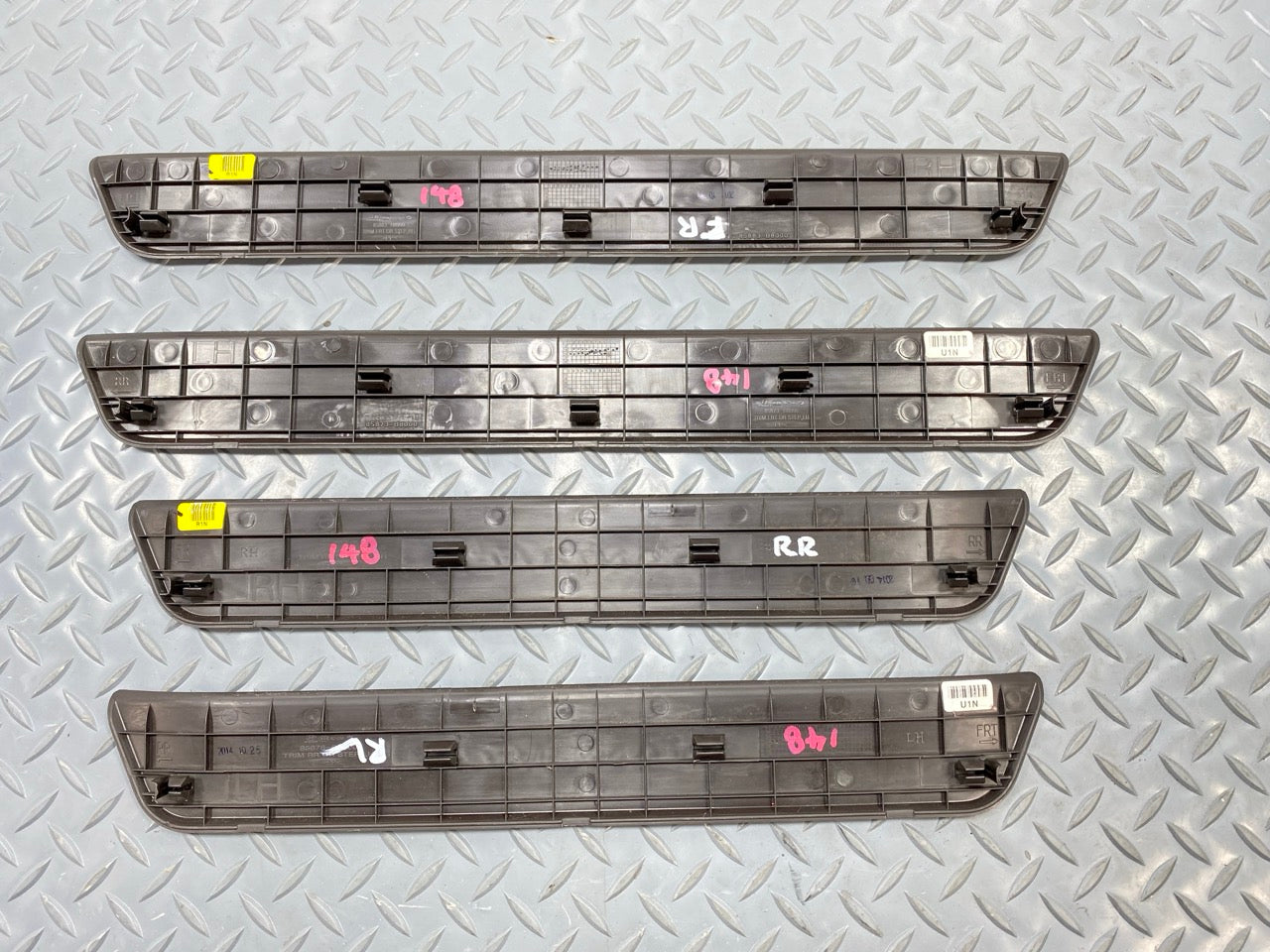 2013 - 2019 OEM HYUNDAI SANTA FE FRONT AND REAR DOOR SILL SCUFF STEP PLATE TRIM
