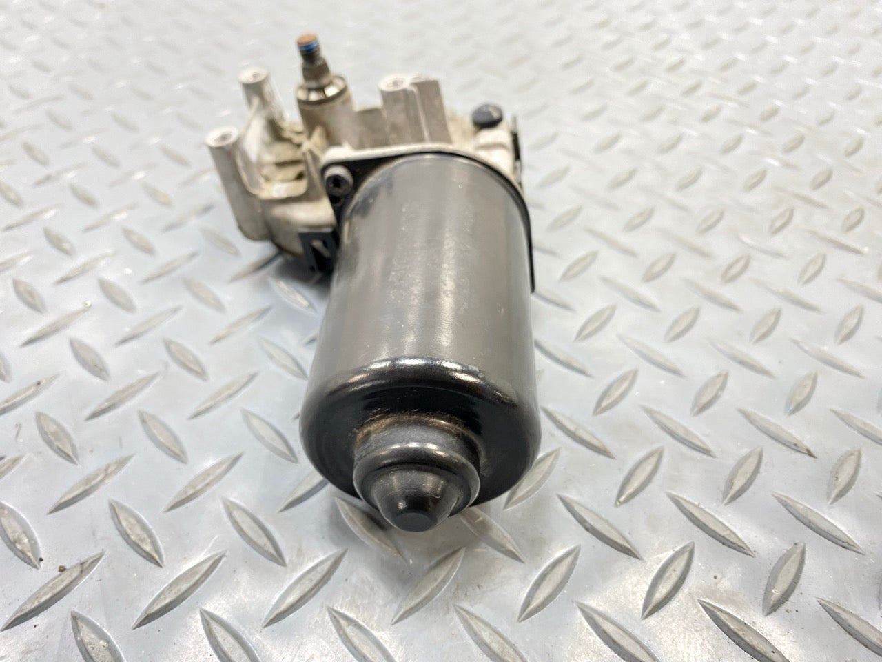 2013 - 2019 OEM HYUNDAI SANTA FE FRONT WINDSHIELD WIPER MOTOR