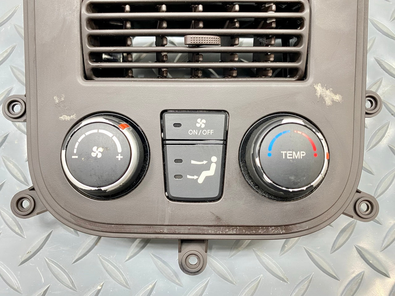 2013 - 2019 OEM HYUNDAI SANTA FE REAR AC HEATER CLIMATE CONTROL PANEL SWITCH