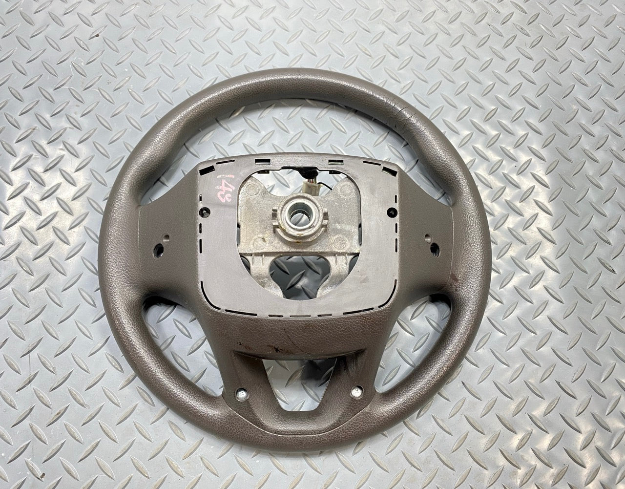 2013 - 2019 OEM HYUNDAI SANTA FE STEERING WHEEL WITH CONTROL SWITCH ASSEMBLY