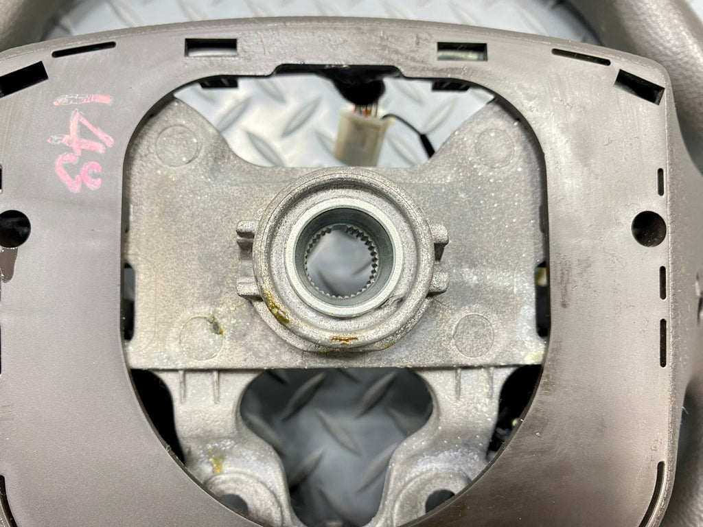 2013 - 2019 OEM HYUNDAI SANTA FE STEERING WHEEL WITH CONTROL SWITCH ASSEMBLY