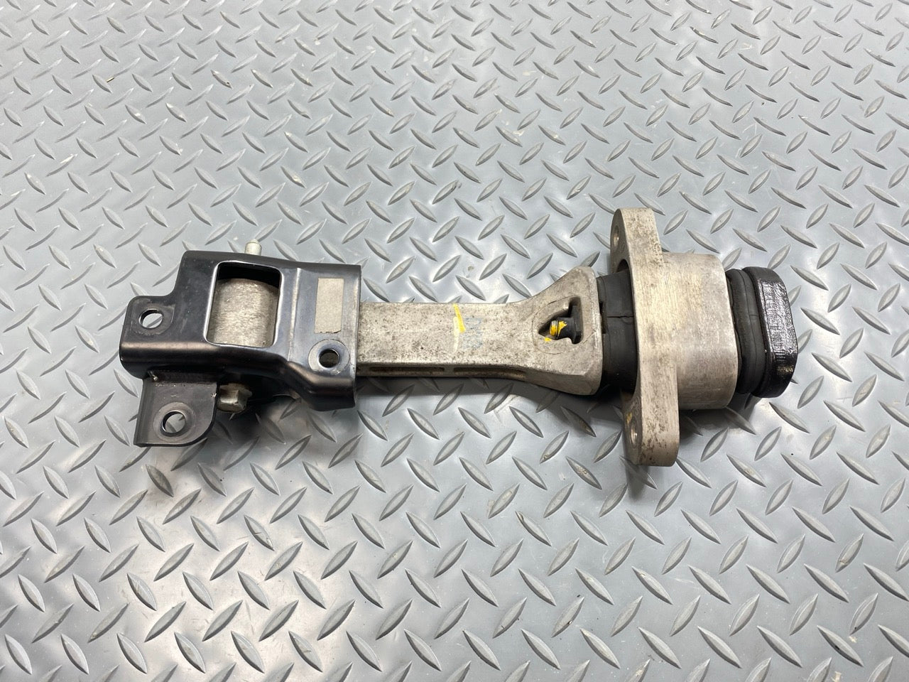 2013 - 2019 OEM HYUNDAI SANTA FE ENGINE MOUNT TORQUE STRUT ARM ROLL ROD BRACKET
