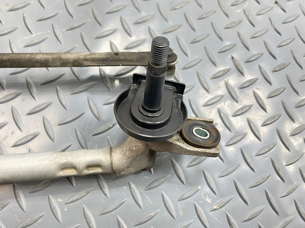 2013 - 2019 OEM HYUNDAI SANTA FE FRONT WINDSHIELD WIPER TRANSMISSION LINKAGE