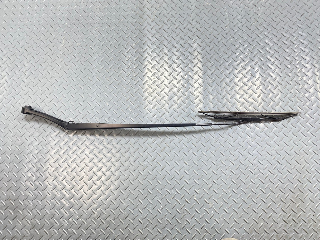 13 - 19 OEM HYUNDAI SANTA FE FRONT RIGHT WINDSHIELD WASHER WIPER ARM AND BLADE