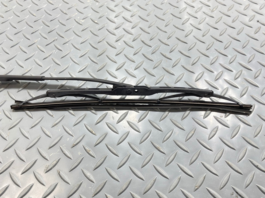 13 - 19 OEM HYUNDAI SANTA FE FRONT RIGHT WINDSHIELD WASHER WIPER ARM AND BLADE