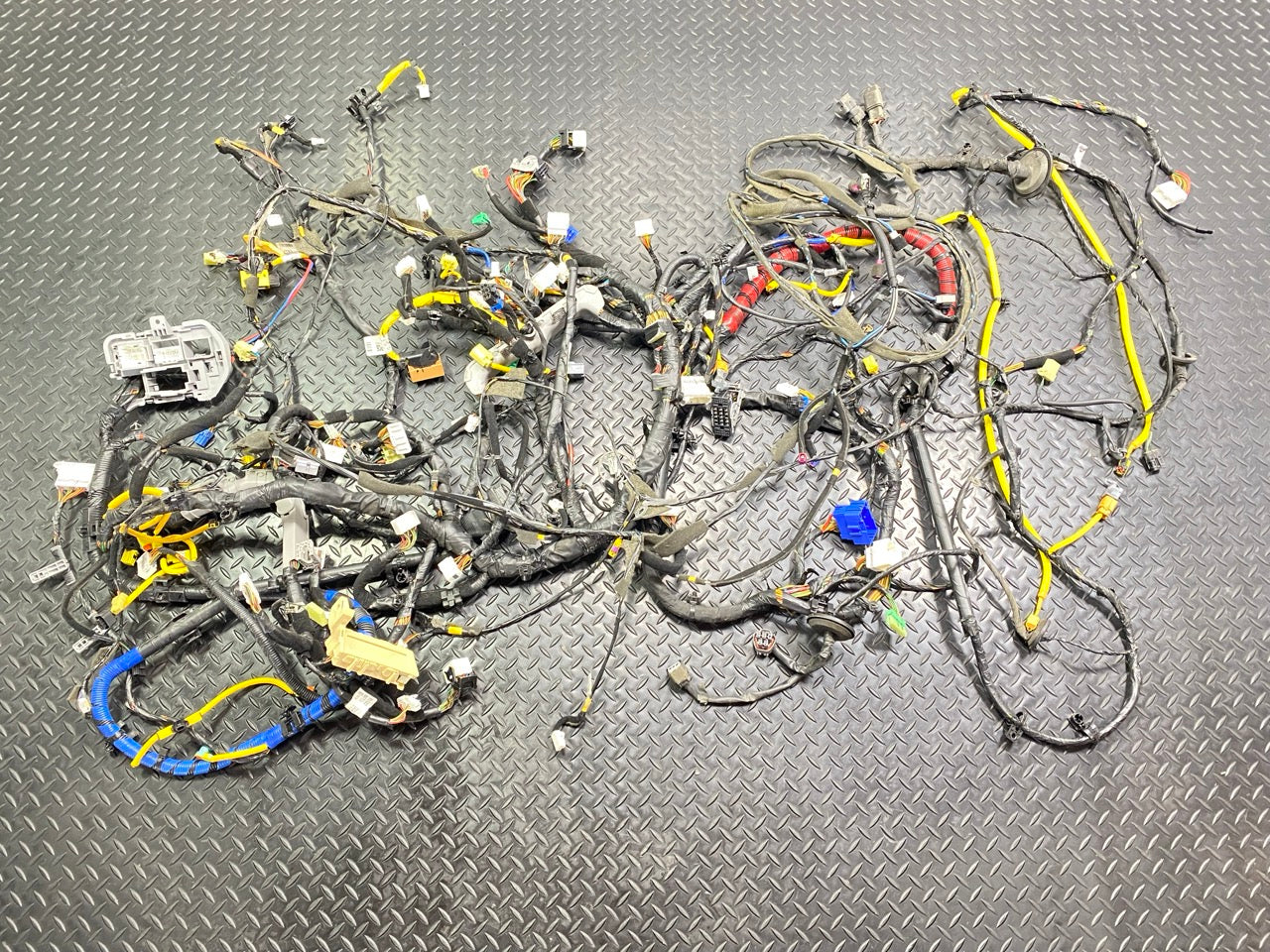 2013 - 2019 OEM HYUNDAI SANTA FE MAIN BODY WIRE WIRING HARNESS CABLE