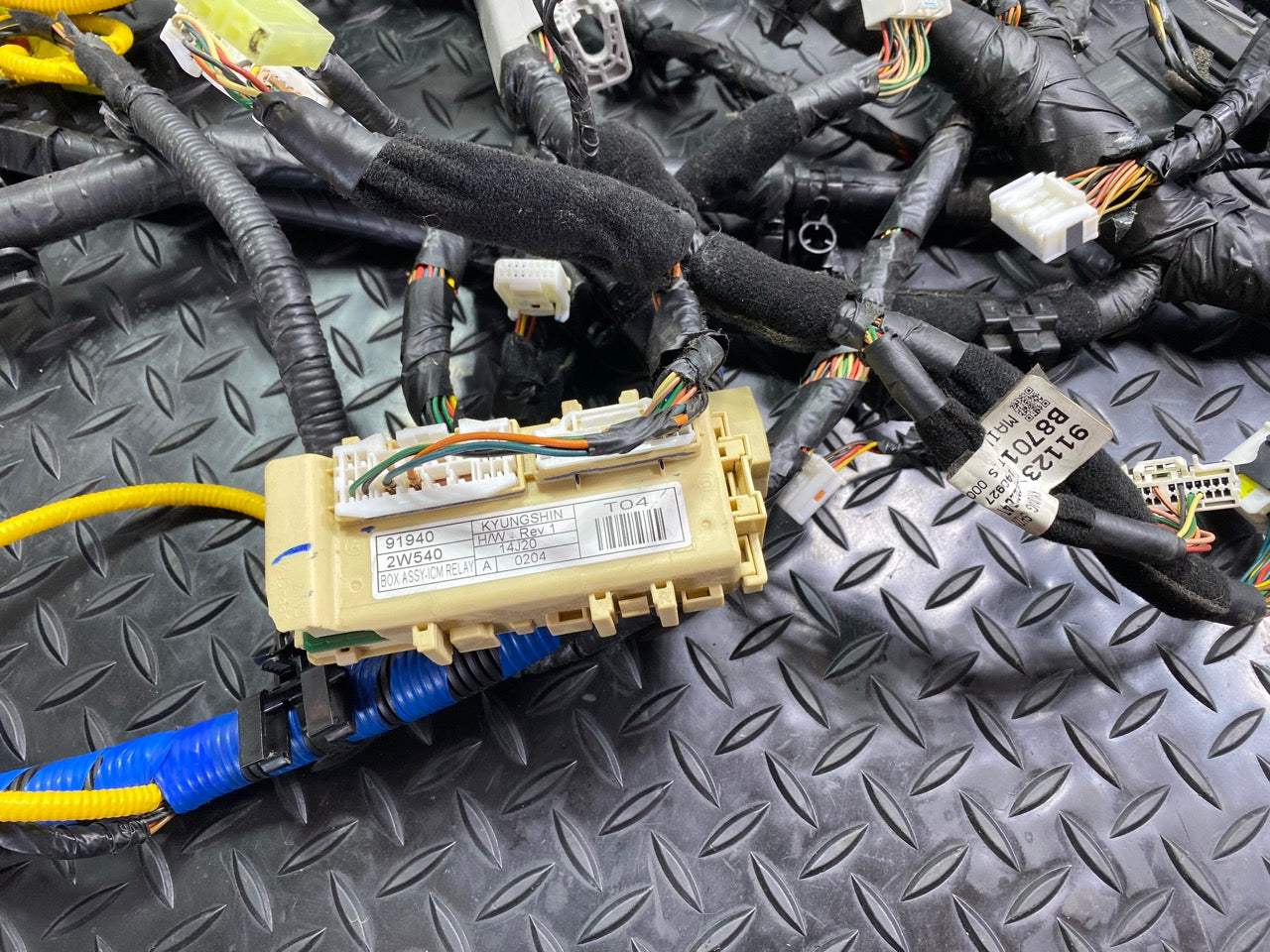 2013 - 2019 OEM HYUNDAI SANTA FE MAIN BODY WIRE WIRING HARNESS CABLE