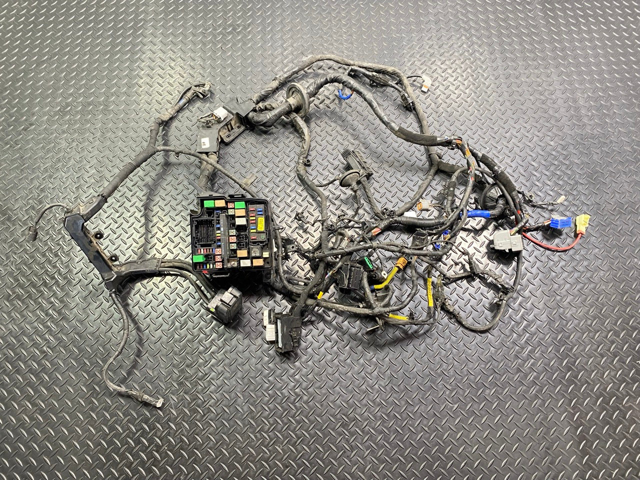 2013 - 2019 OEM HYUNDAI SANTA FE FRONT ENGINE FUSE BOX RELAY WIRE WIRING HARNESS