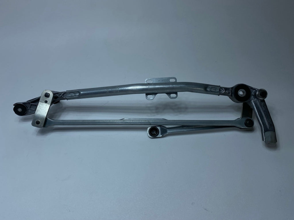 2009 - 2012 OEM BMW 328I FRONT WINDSHIELD WIPER TRANSMISSION LINKAGE