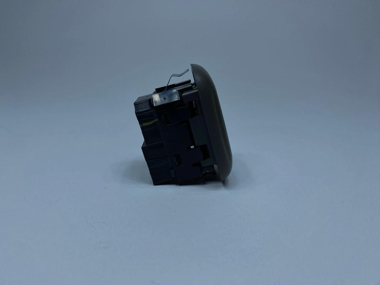 02 - 09 OEM CHEVROLET TRAILBLAZER REAR RIGHT PASSENGER SIDE POWER WINDOW SWITCH