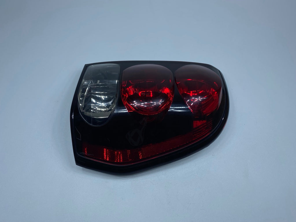 02 - 09 OEM CHEVROLET TRAILBLAZER REAR RIGHT PASSENGER SIDE TAIL LAMP ASSEMBLY