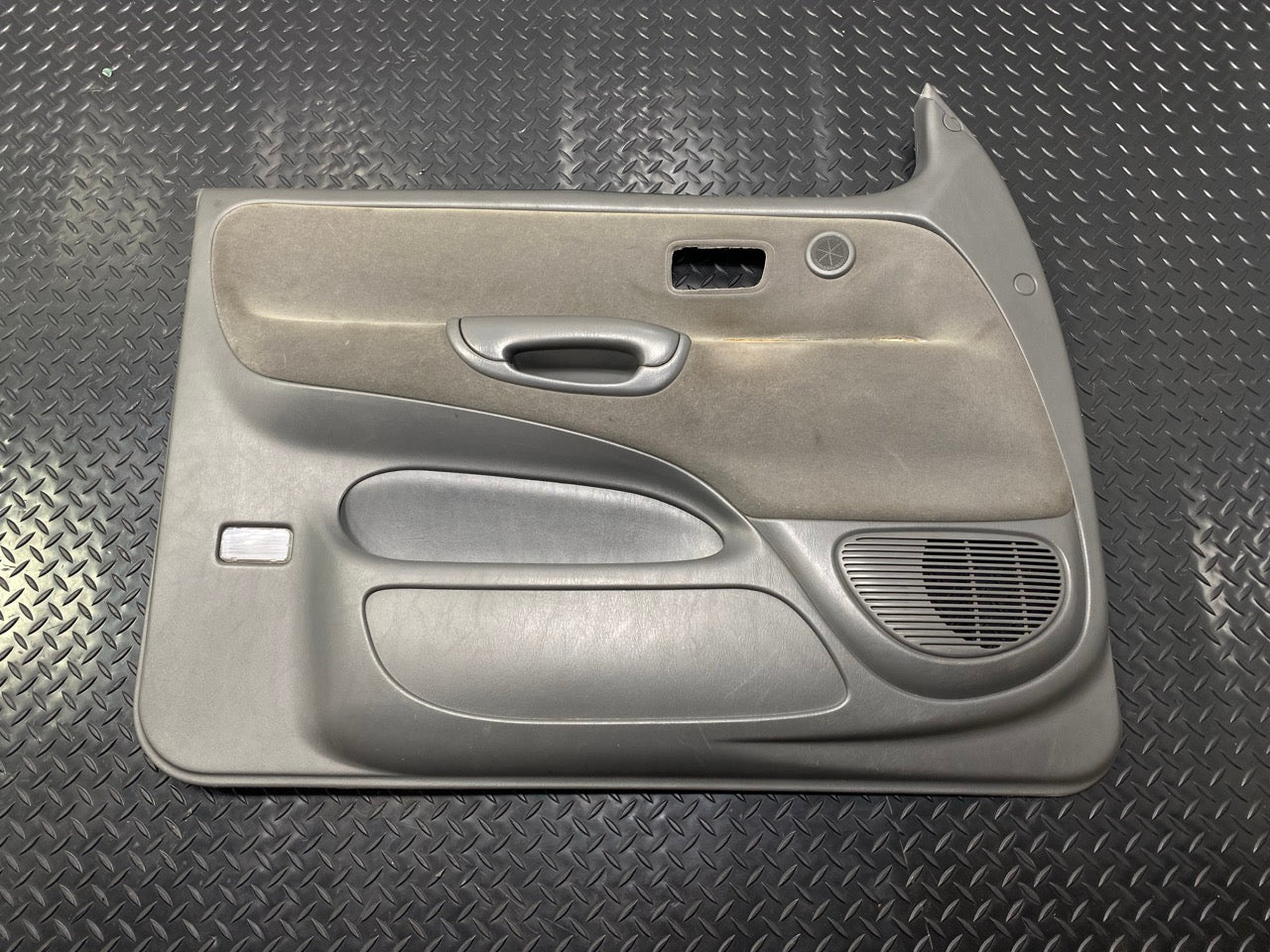 05 - 06 OEM TOYOTA TUNDRA FRONT LEFT DRIVER SIDE INTERIOR DOOR TRIM PANEL SILVER