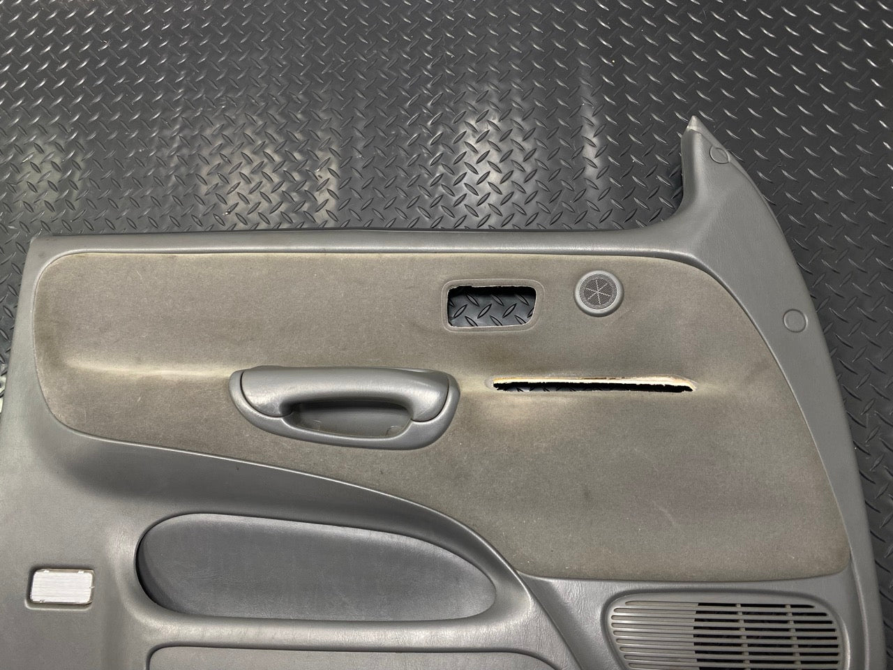 05 - 06 OEM TOYOTA TUNDRA FRONT LEFT DRIVER SIDE INTERIOR DOOR TRIM PANEL SILVER