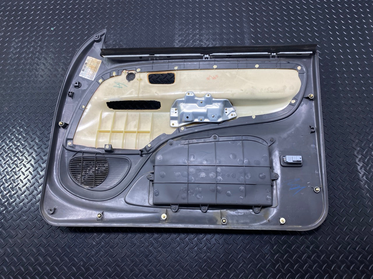05 - 06 OEM TOYOTA TUNDRA FRONT LEFT DRIVER SIDE INTERIOR DOOR TRIM PANEL SILVER