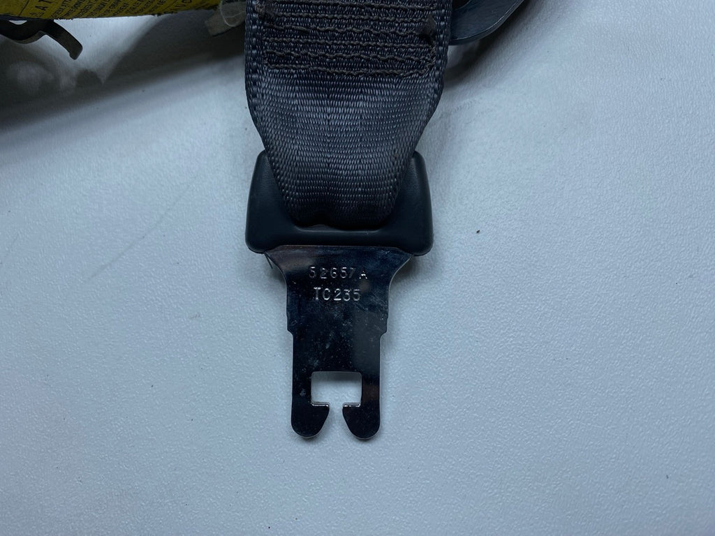 05 - 06 OEM TOYOTA TUNDRA REAR RIGHT AND CENTER SEATBELT RETRACTOR WITH BUCKLE