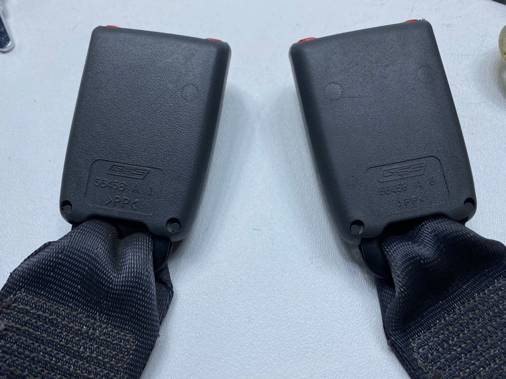 05 - 06 OEM TOYOTA TUNDRA REAR RIGHT AND CENTER SEATBELT RETRACTOR WITH BUCKLE