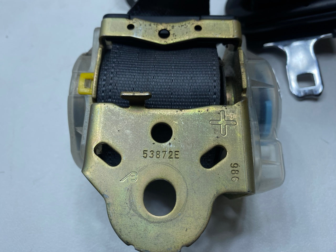 05 - 06 OEM TOYOTA TUNDRA REAR RIGHT AND CENTER SEATBELT RETRACTOR WITH BUCKLE