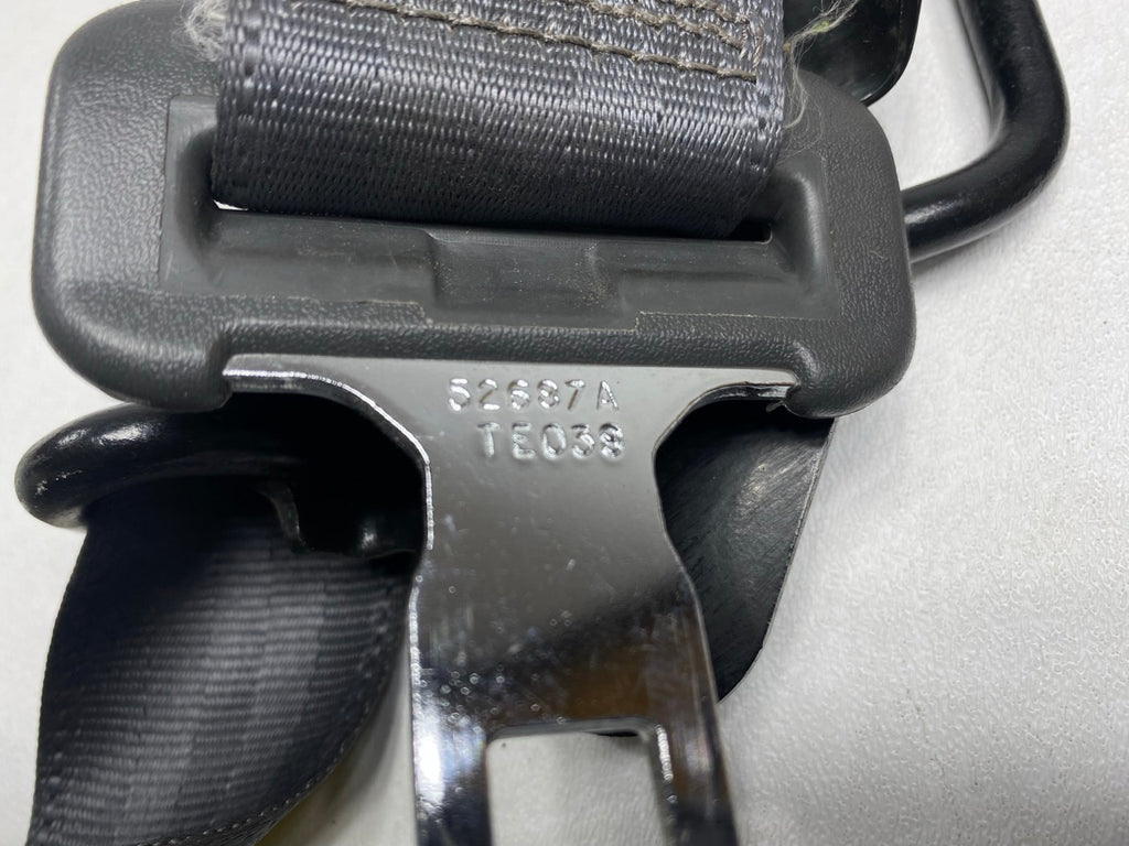 05 - 06 OEM TOYOTA TUNDRA REAR RIGHT AND CENTER SEATBELT RETRACTOR WITH BUCKLE