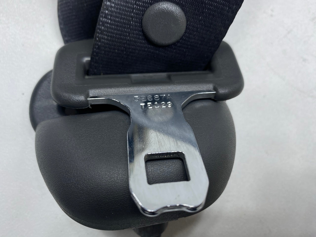 05 - 06 OEM TOYOTA TUNDRA REAR LEFT DRIVER SIDE SEAT BELT RETRACTOR WITH BUCKLE