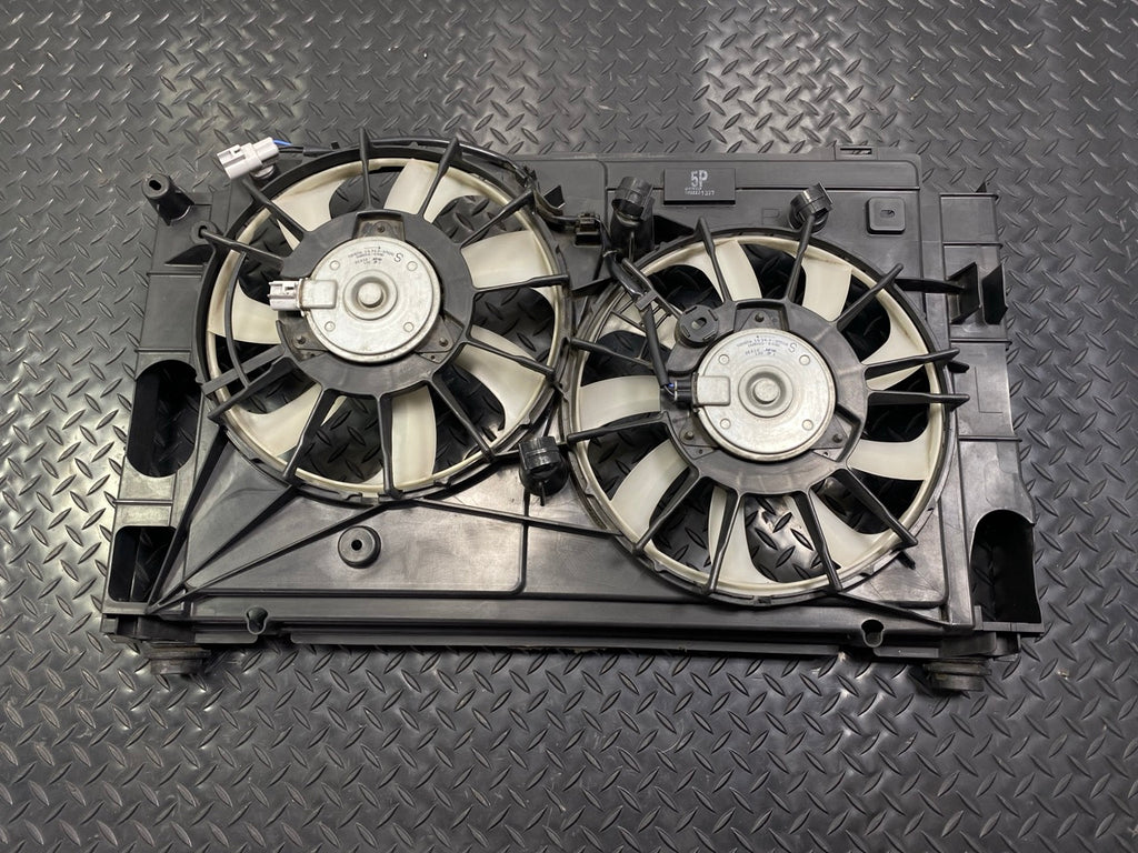 10 - 15 OEM TOYOTA PRIUS ENGINE RADIATOR COOLING MOTOR FAN WITH SHROUD ASSEMBLY