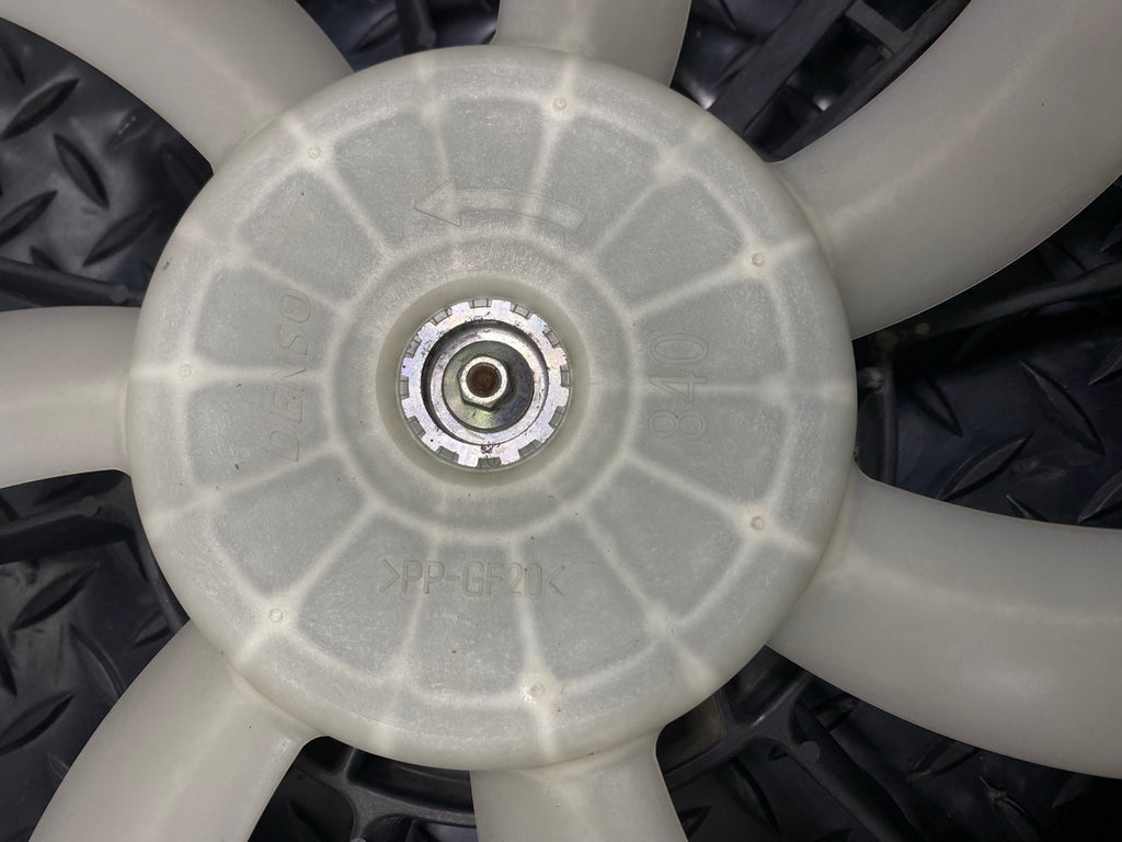 10 - 15 OEM TOYOTA PRIUS ENGINE RADIATOR COOLING MOTOR FAN WITH SHROUD ASSEMBLY