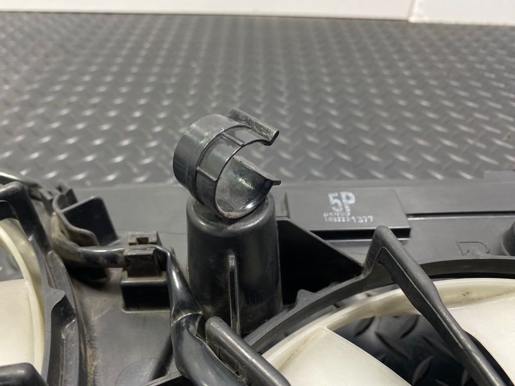 10 - 15 OEM TOYOTA PRIUS ENGINE RADIATOR COOLING MOTOR FAN WITH SHROUD ASSEMBLY