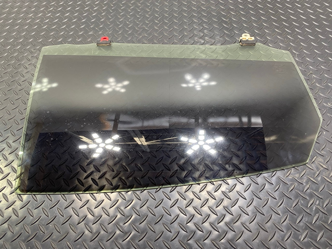 10 - 15 OEM TOYOTA PRIUS REAR RIGHT PASSENGER SIDE DOOR WINDOW GLASS ASSEMBLY