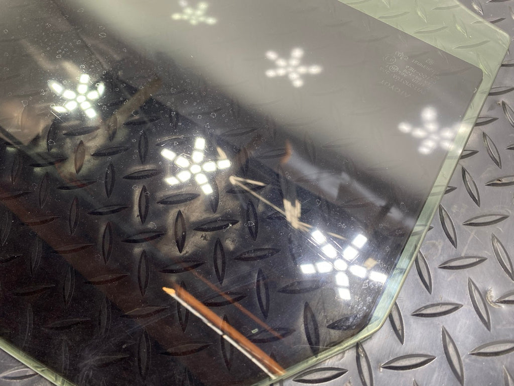 10 - 15 OEM TOYOTA PRIUS REAR RIGHT PASSENGER SIDE DOOR WINDOW GLASS ASSEMBLY