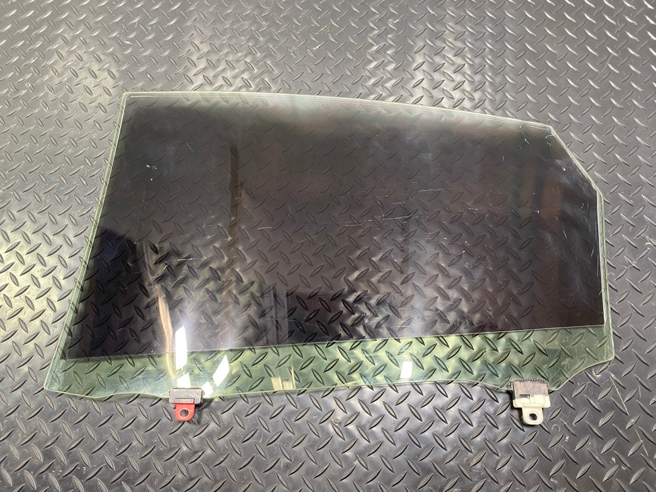 10 - 15 OEM TOYOTA PRIUS REAR RIGHT PASSENGER SIDE DOOR WINDOW GLASS ASSEMBLY