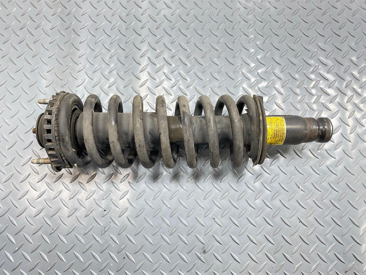 05 - 07 OEM CHEVROLET TRAILBLAZER FRONT LEFT DRIVER SIDE SHOCK STRUT ABSORBER