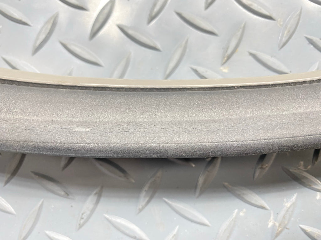 05 - 07 OEM CHEVROLET TRAILBLAZER FRONT RIGHT SIDE DOOR SEAL WEATHERSTRIP RUBBER
