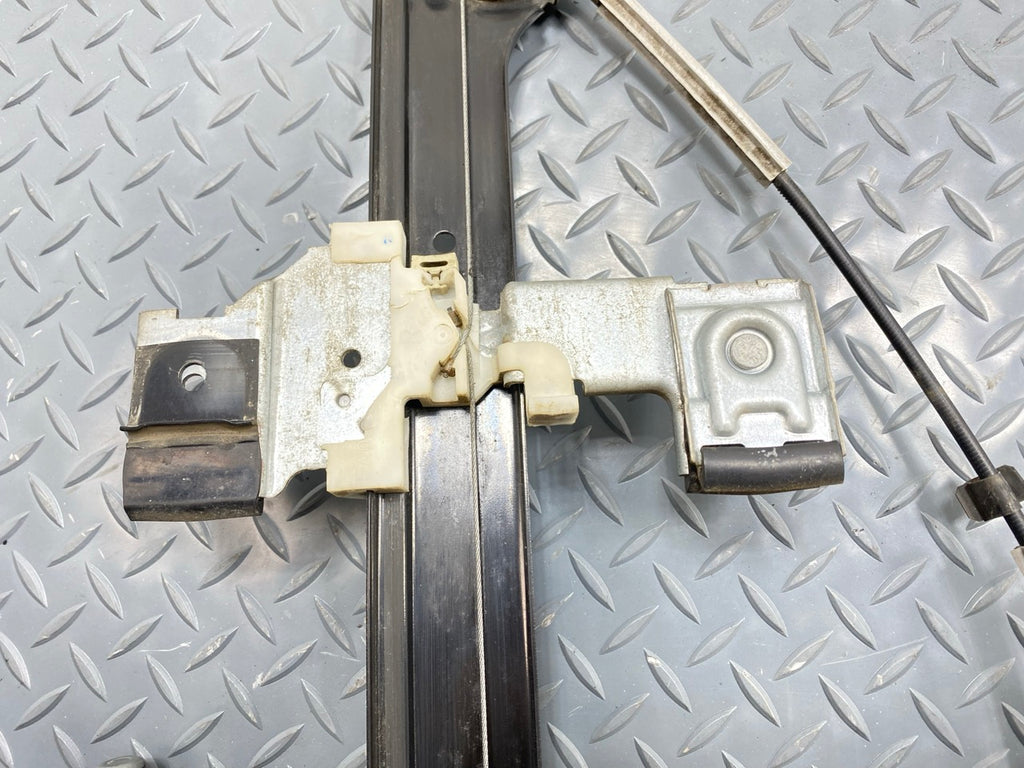 05 - 07 OEM CHEVROLET TRAILBLAZER REAR RIGHT DOOR WINDOW REGULATOR WITH MOTOR